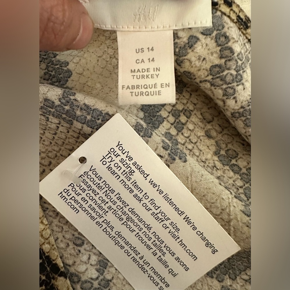 H&M Maxi Dress in Cream and Gray πππ - Picture 3 of 13